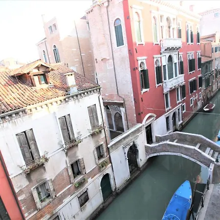 New And Spacious Venise