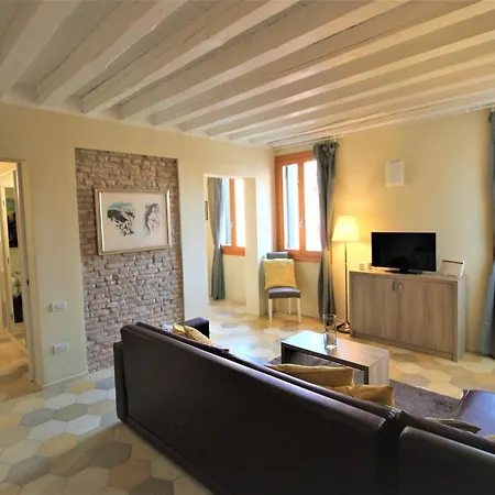 New And Spacious Apartmán *