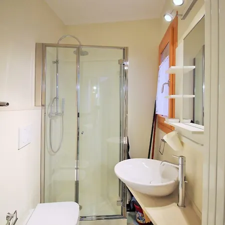 New And Spacious Apartmán Benátky