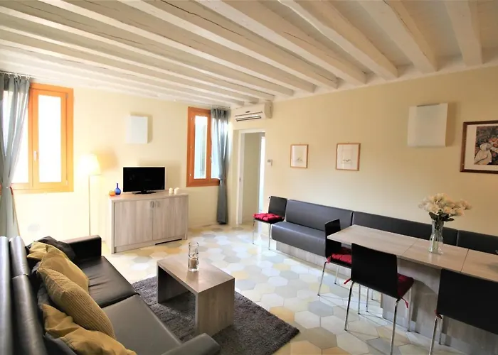 New And Spacious Apartamento Veneza