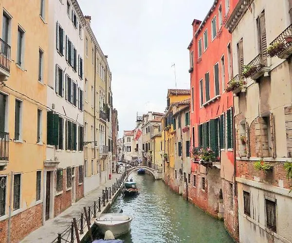 New And Spacious Velence